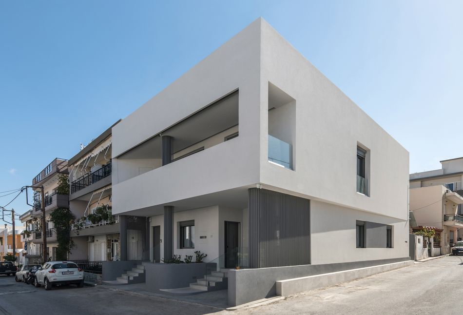 WHITE URBAN APARTMENT