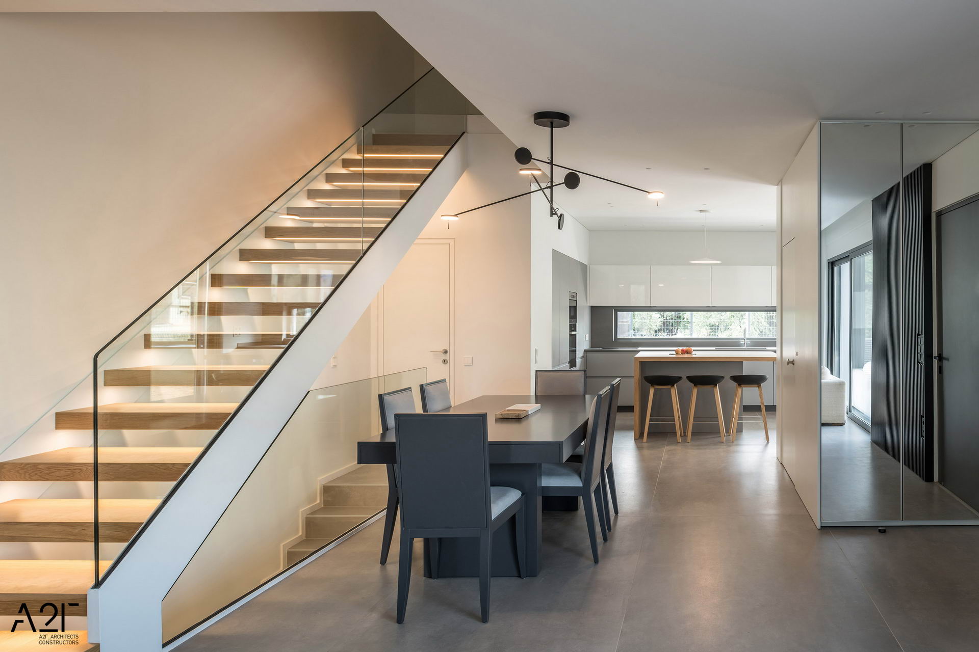 URBAN HOUSE(2)