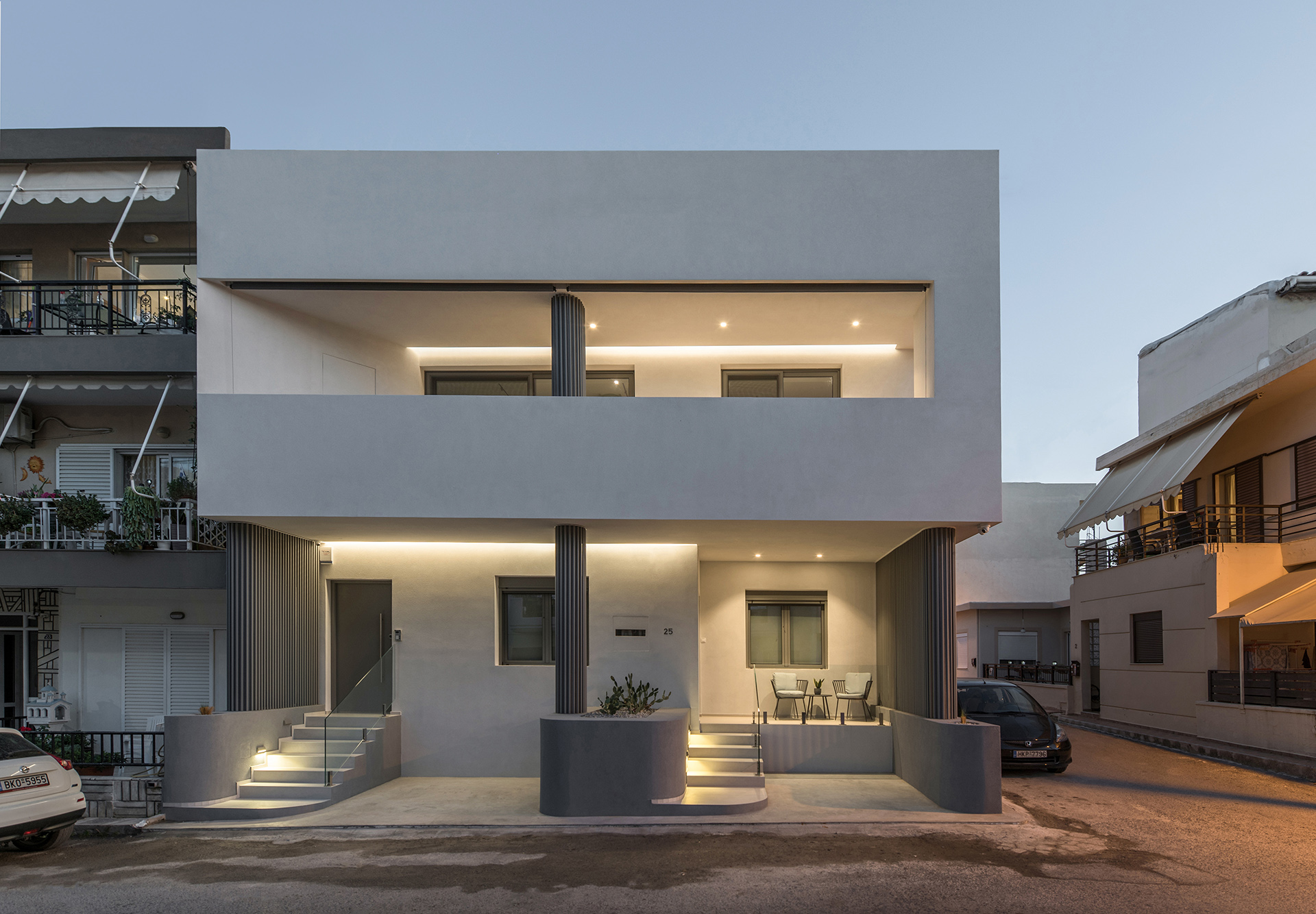 WHITE URBAN APARTMENT(14)